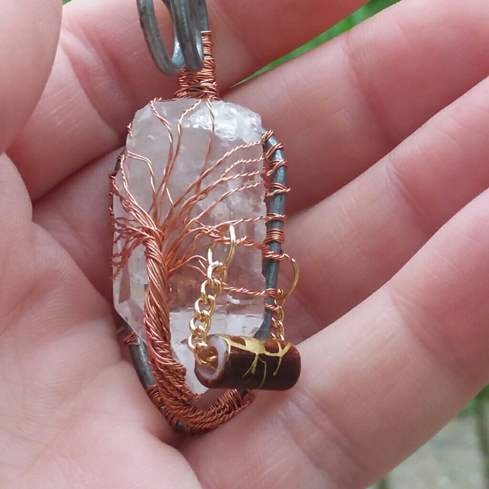 Quartz tree with swing